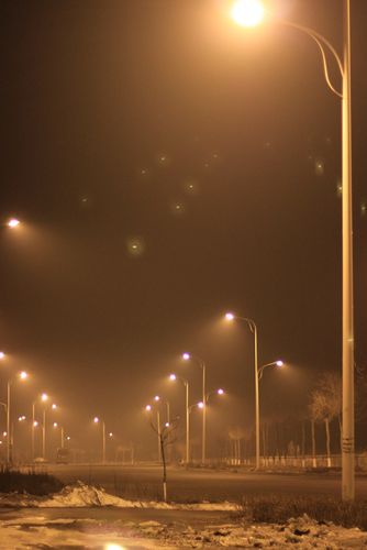 梦见月台上空空荡荡，没什么人