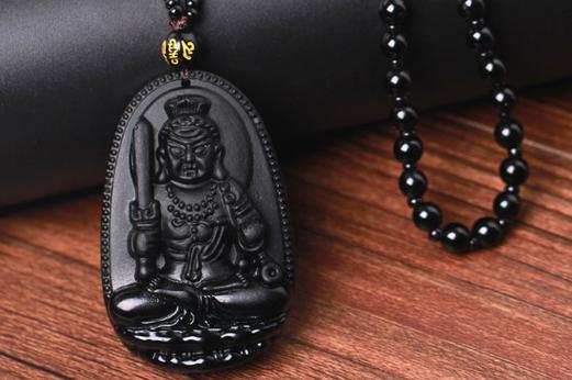 老婆属兔忌黑色,她能选用黑曜石本命佛吗?