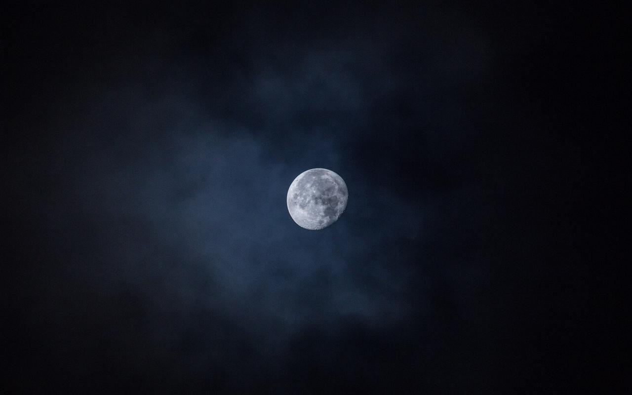 梦见有月光的黑夜