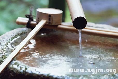 原版周公解梦做梦梦见山泉水