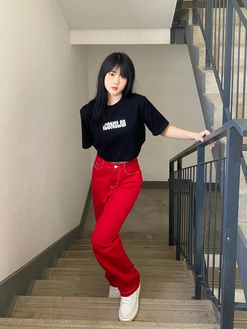 梦见穿红裤子