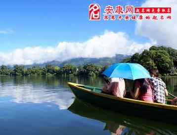 梦见旅游坐游船