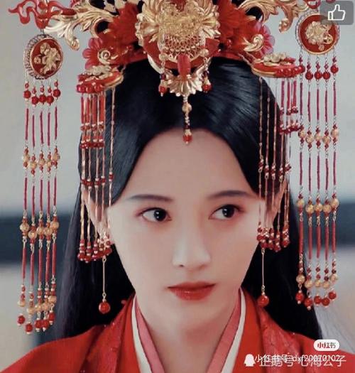 梦见自己穿古装红嫁衣