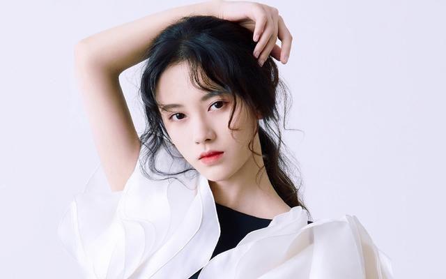 爱情中倔强而又长情的生肖女