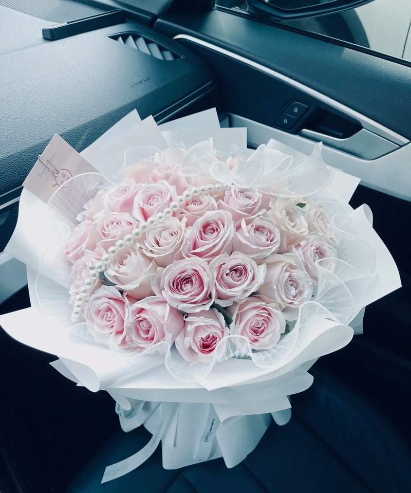 33朵粉玫瑰的花语,33朵粉玫瑰代表什么意思?