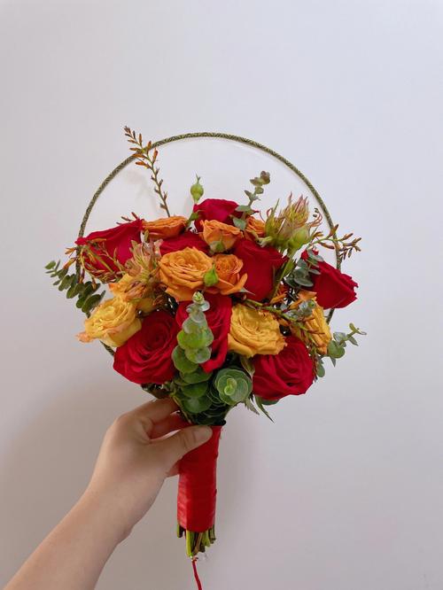 结婚可以不用手捧花用团扇吗