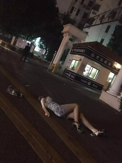 梦见在河里捡死鱼是什么意思
