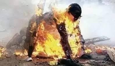 梦见有人被烧死