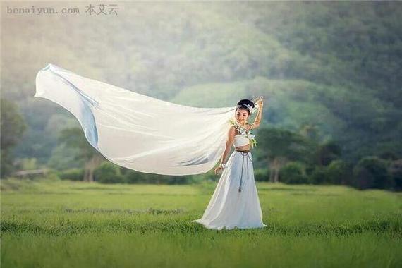 梦见风吹人的衣服