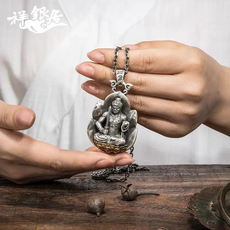 属相鸡的守护神是什么菩萨