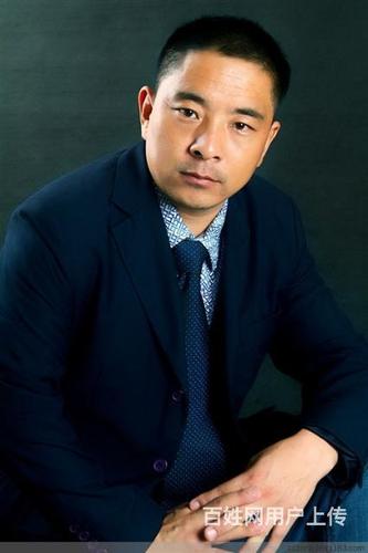 事业浅短的男士长相
