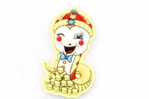 属蛇喜欢什么颜色好,属蛇终生最吉利的颜色是什么?