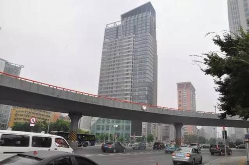 天桥弧外镰刀煞凶气逼人勿家居是什么意思