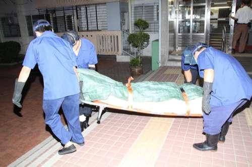 梦到自己搬死人是什么意思