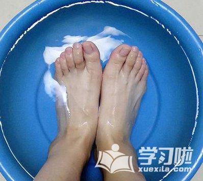 梦见自己在洗脚