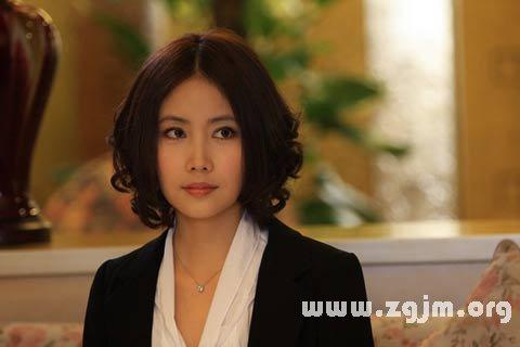 梦见和三个陌生女子聊天
