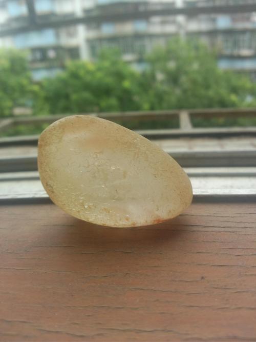 梦见透明的石头