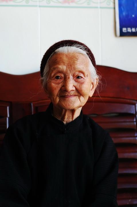 阳寿已尽的老人面相特征