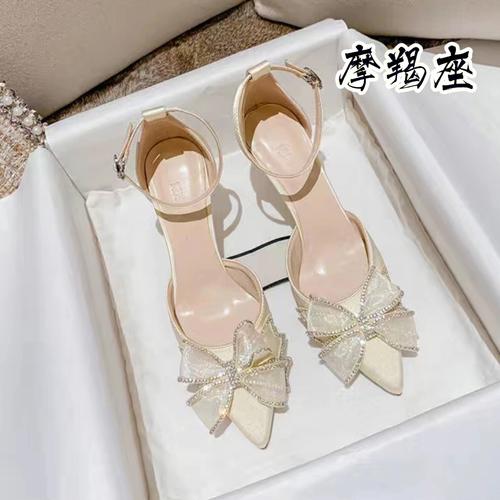 18cm还是5cm?12星座女喜欢的高跟鞋高度