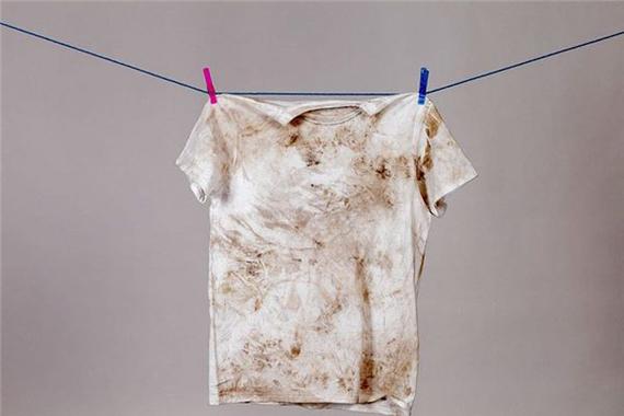 梦见衣服弄脏了是什么意思