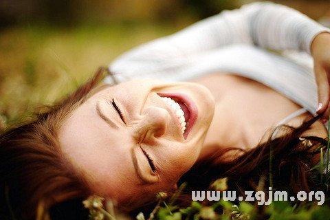 梦见傻笑是什么意思