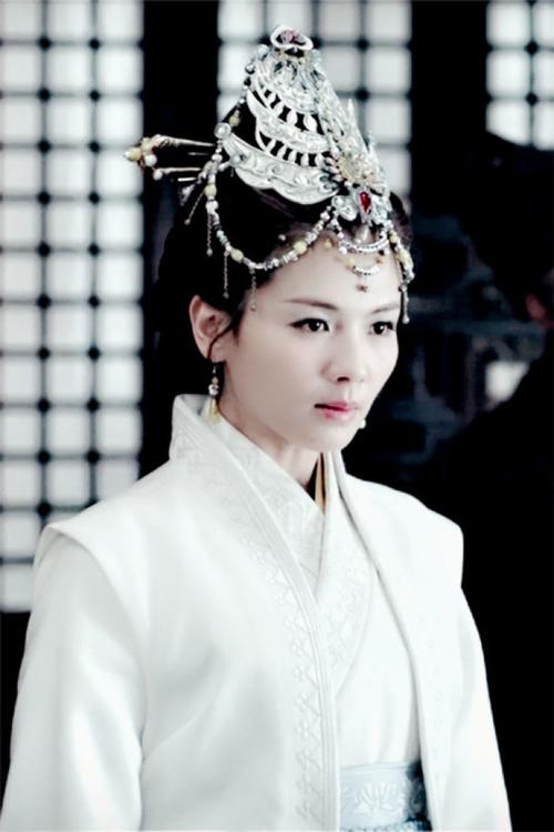 哪个星座最像霓凰女?