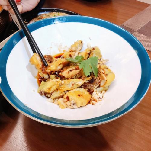 经营川菜湘菜烤鸭的餐厅取名字