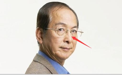 晚年孤寂的面相特征