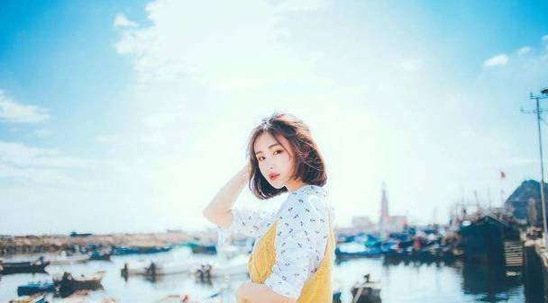 运势旺盛,挣着丰厚家产生肖女,把丈夫当老板,自己当老板娘。