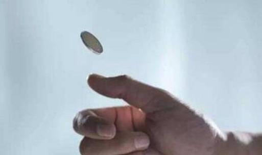 十字路口扔硬币转运