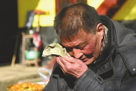 梦见父亲流泪什么预兆