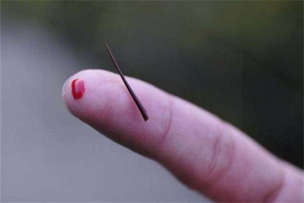 梦见刺别人喉是什么意思