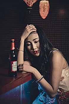梦见酒吧女意味着什么