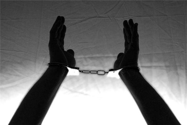梦见自己抓男的下面