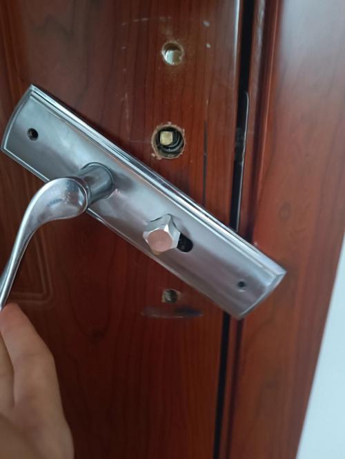梦见家里门锁坏了