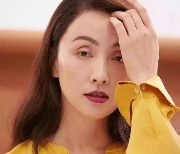 女人眼窝深代表什么