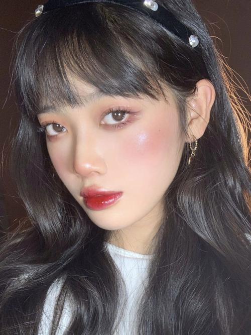 泪堂发黑的女人命运
