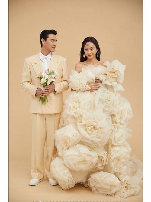 穿香槟色婚纱的是代表二婚吗