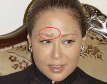 眉毛下方长痣感情不顺