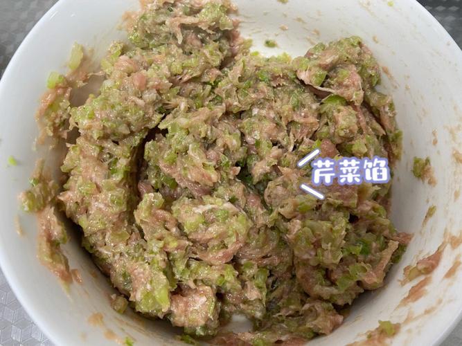 梦见朋友喂我吃饺子