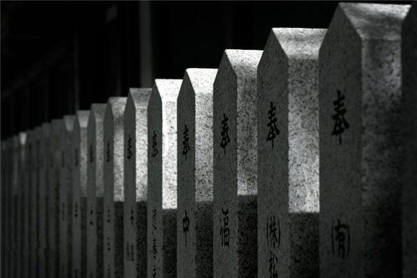 梦见别人牌位