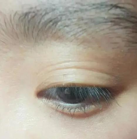 这种面相特征的人容易转角遇到爱