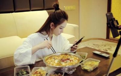 为了追剧可以不睡觉的星座女