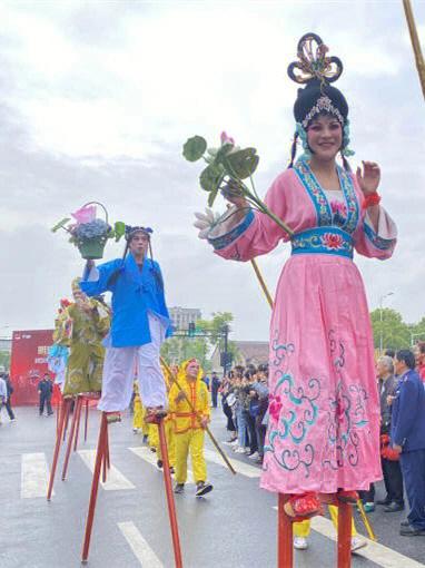 梦见踩高跷断了