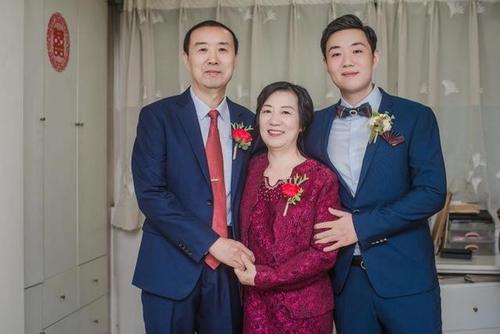 结婚双方父母穿什么颜色衣服