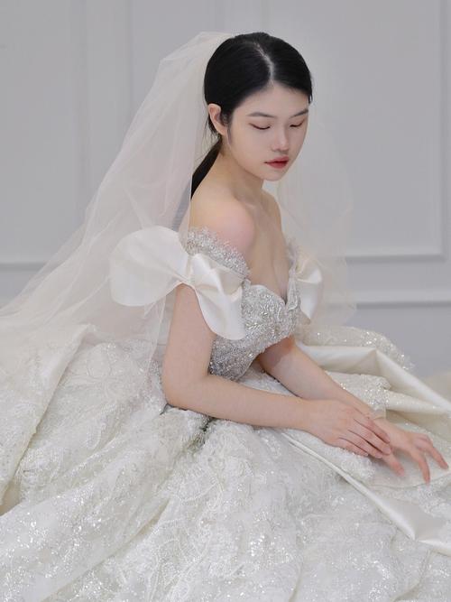 梦见自己穿婚纱是什么意思