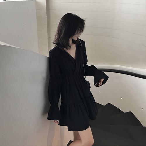 梦见自己穿黑色衣服
