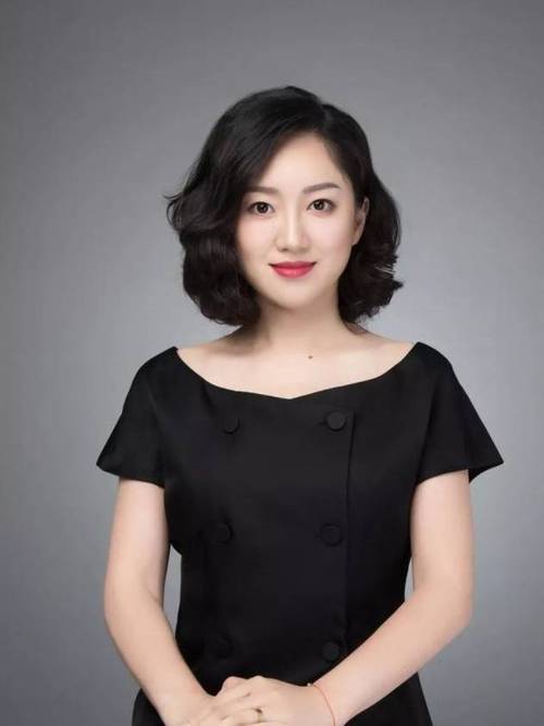八字两个禄的女人