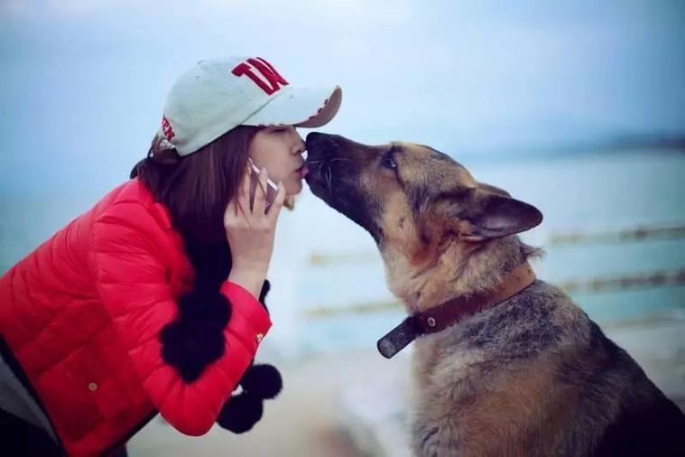 属狗女最爱要求男友做什么?