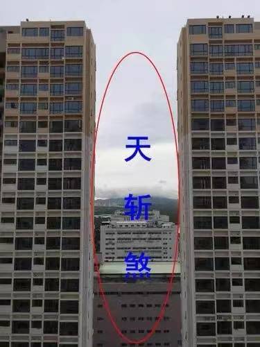办公室的大门正对着屋角的风水好不好?